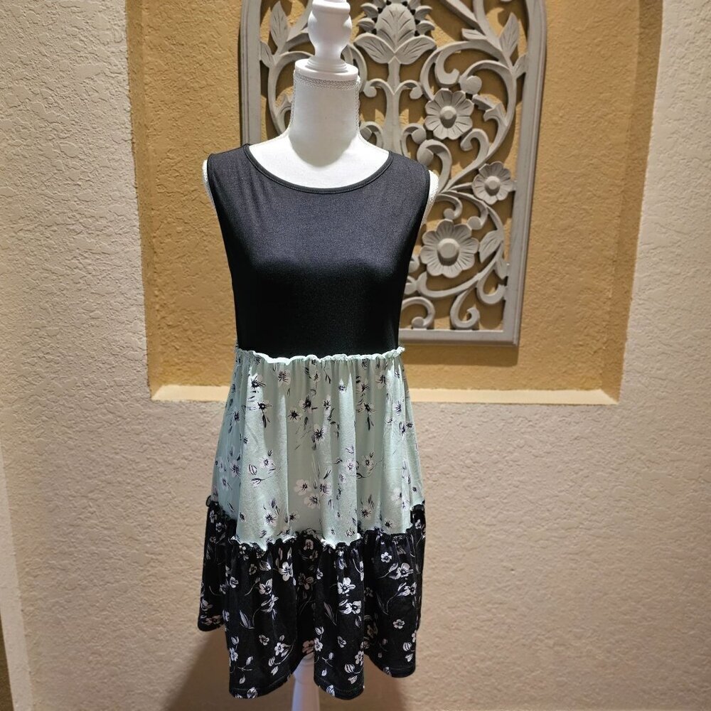 Womans Small Summer Dress Ditsy Floral Patchwork  Swing Silhouette Color Block